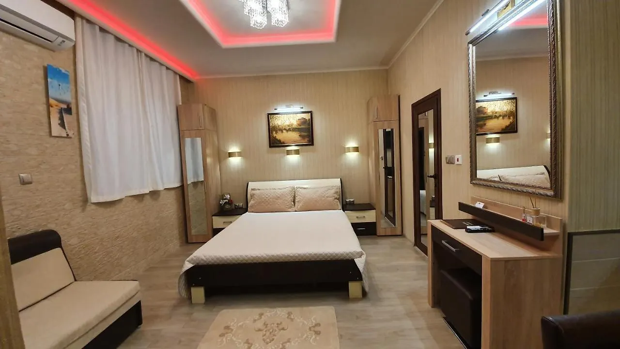 Deluxe Studios City Center Burgas City 0*,